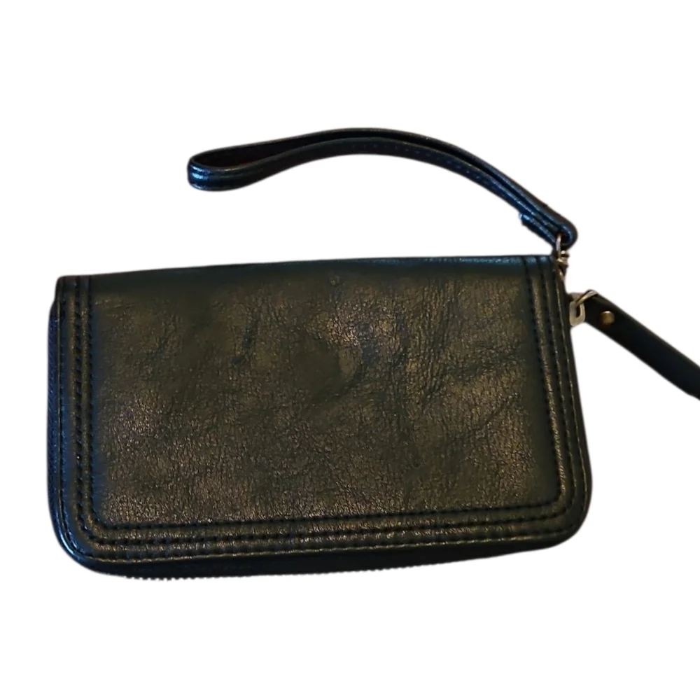 Universal Thread sleek black